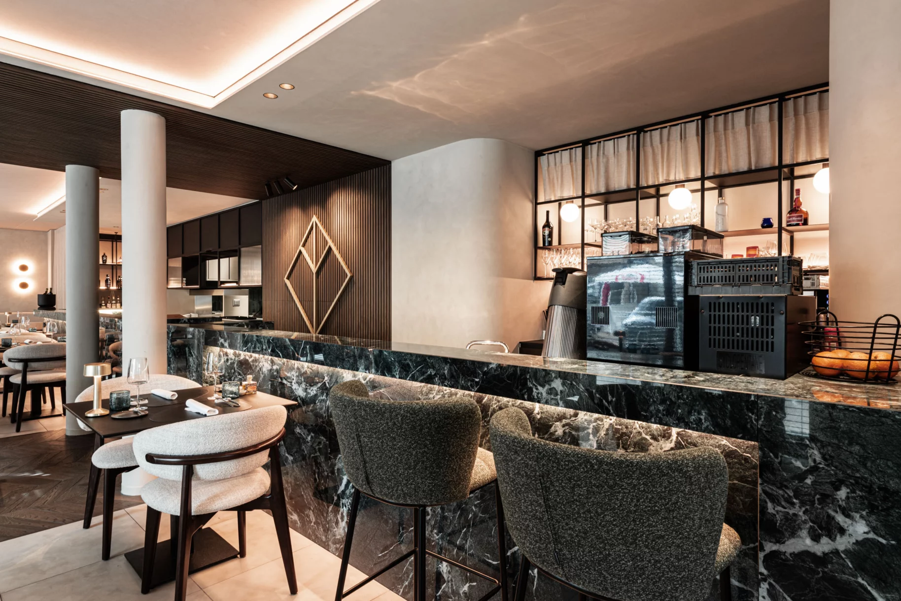 Www inside be Restaurant Yelo Wenduine 4 van 81